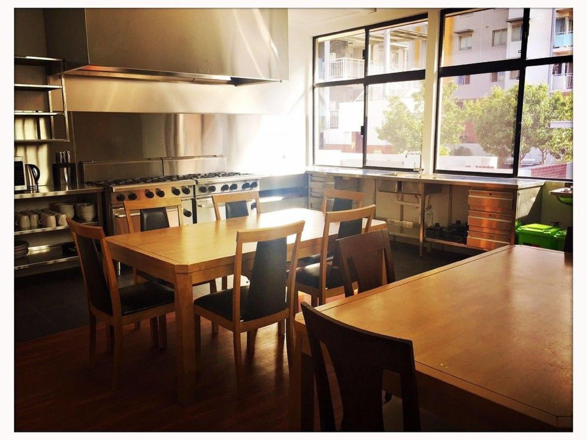 Downtown Backpackers Hostel Perth - Note - Valid Passport Required For Check In Exteriér fotografie